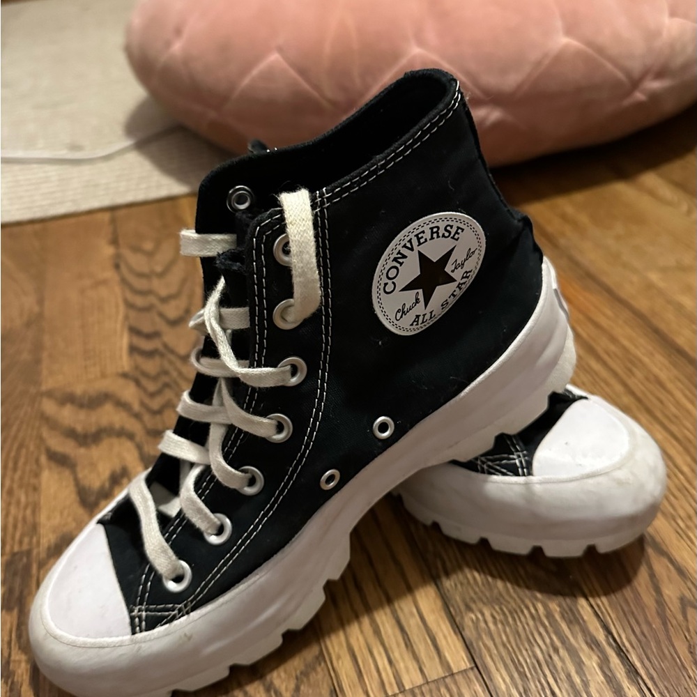 Converse Black Platform Chuck Taylor Hightop Sneaker (size 7)